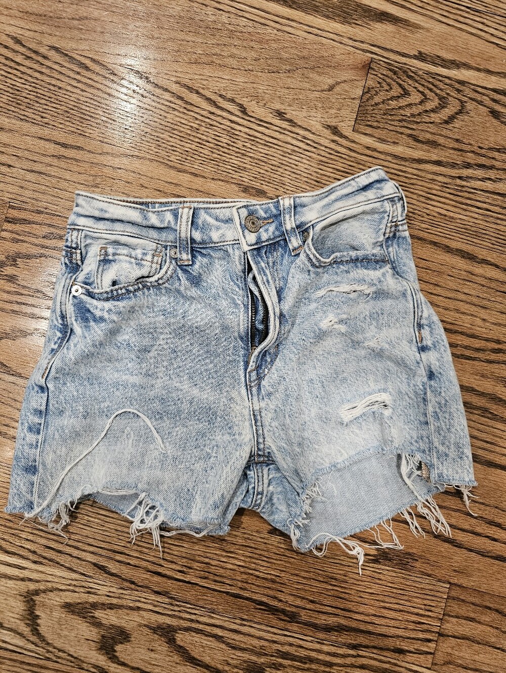 American Eagle Outfitters Light Wash Distressed Denim Cutoff Shorts